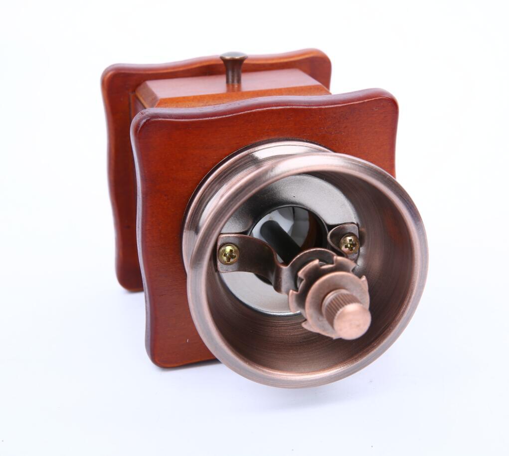 Bottega Pine Grinder — scale reference
