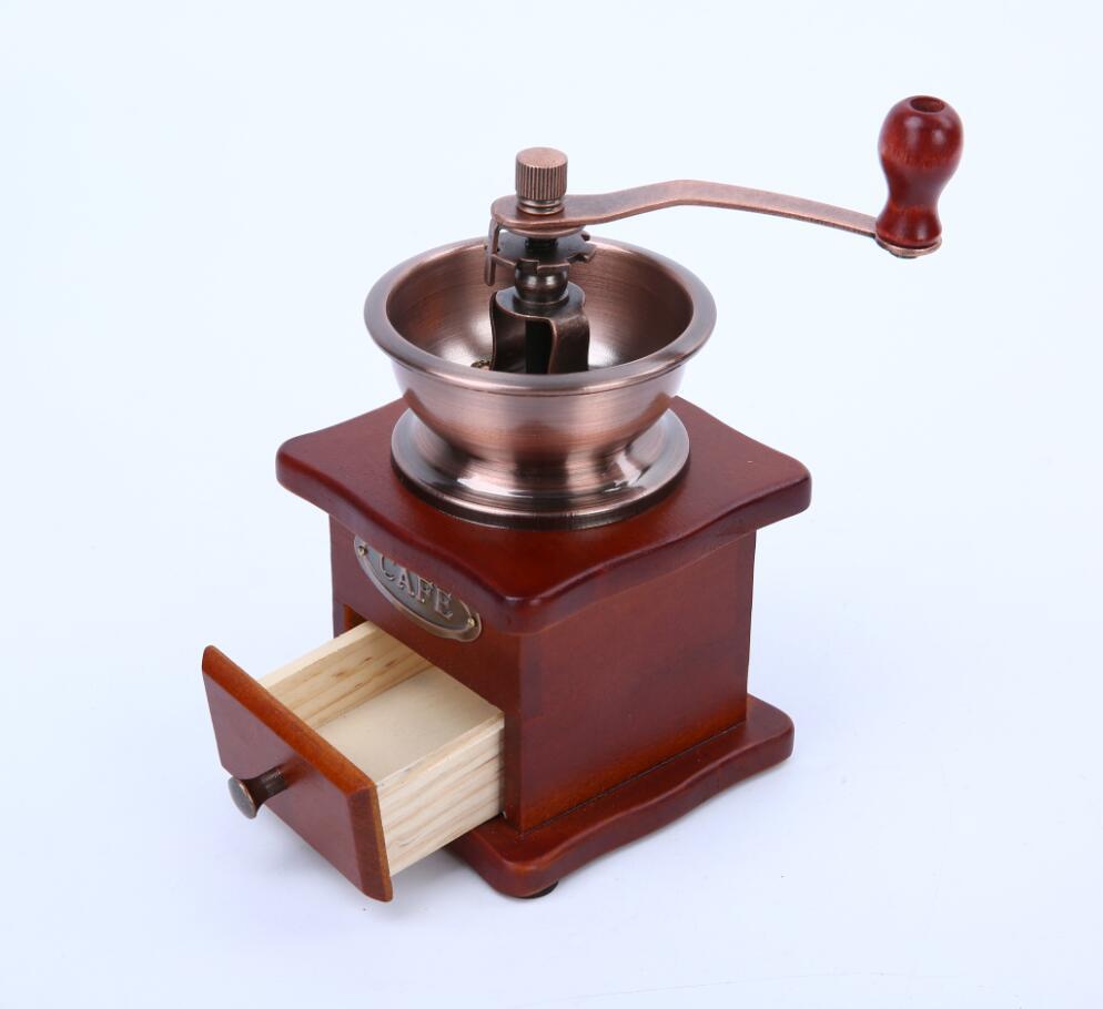 Bottega Pine Grinder — in use