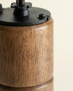 Kona Workshop Grinder - macro_detail