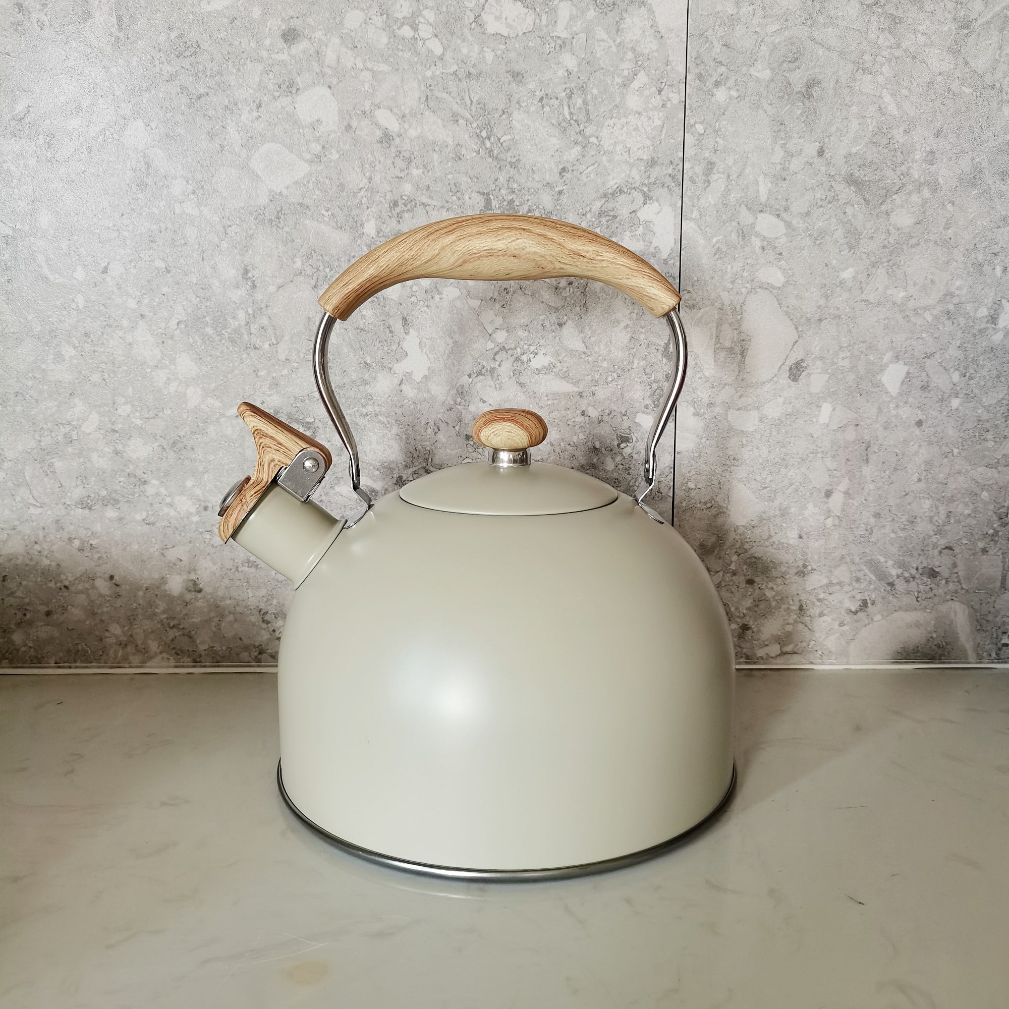 Sentinel Whistle Kettle — scale reference