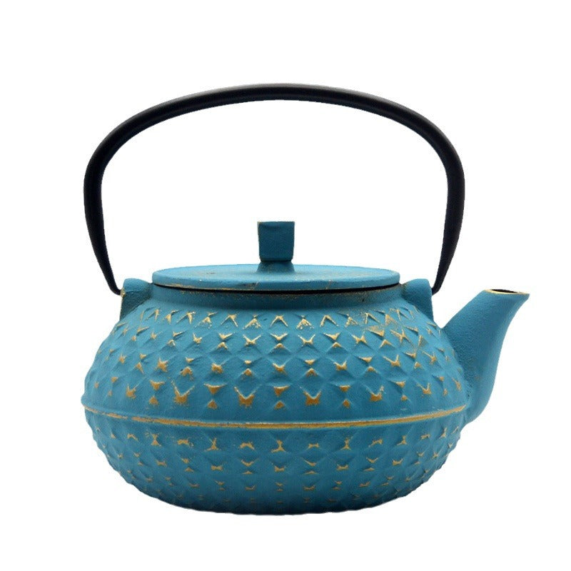 Toscana Cast Iron Kettle — macro texture