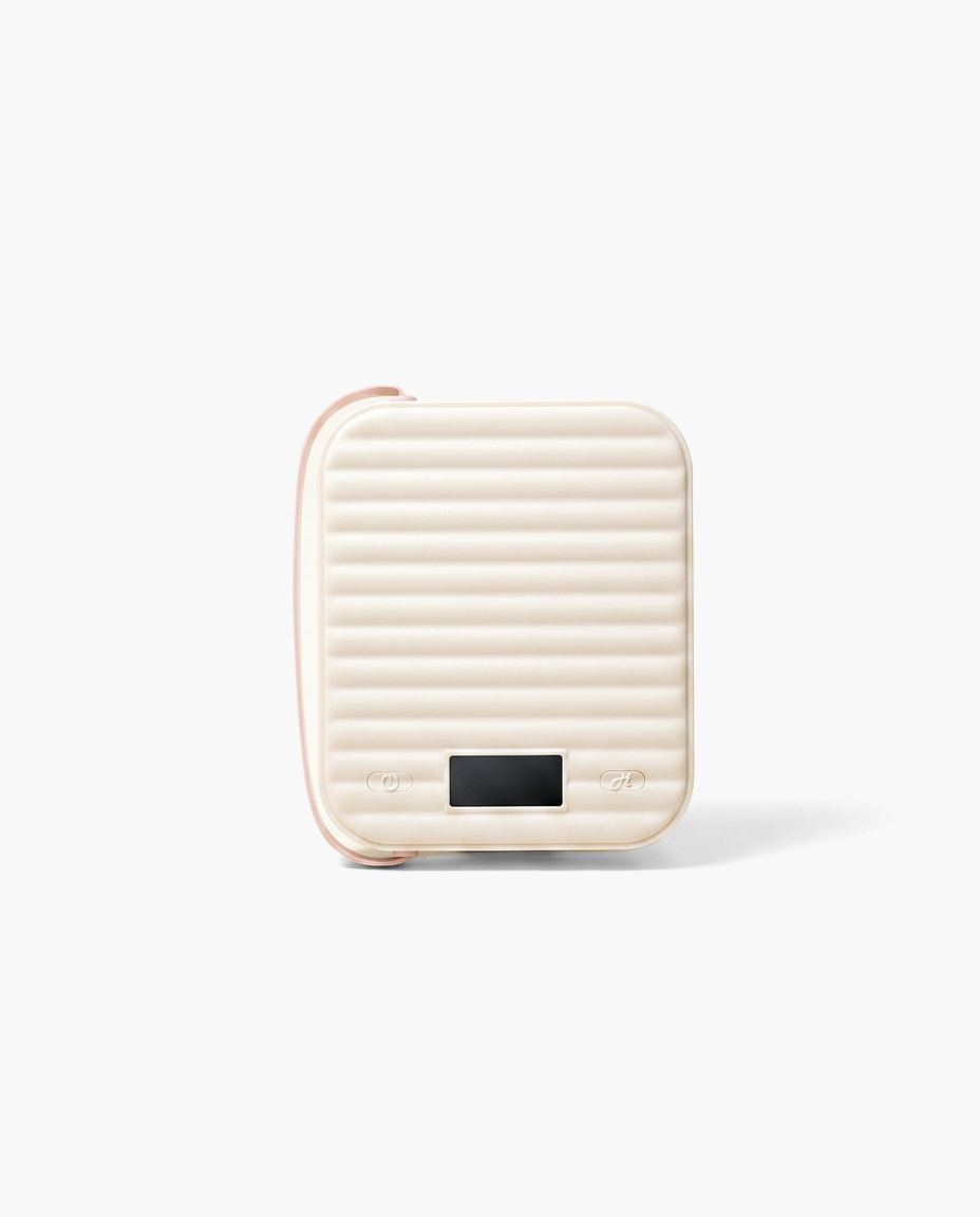 Travel Pocket Scale in Pink, studio photo